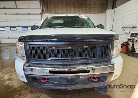 2011 Chevrolet Silverado C1500 Lt z USA, uszkodzony, nr VIN 3GCPCSE02BG144903